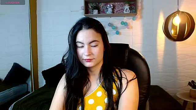 rosaleia  online show from 05/24/26, 05:12