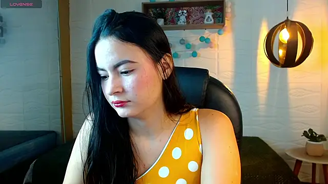 rosaleia  online show from 05/26/26, 03:57