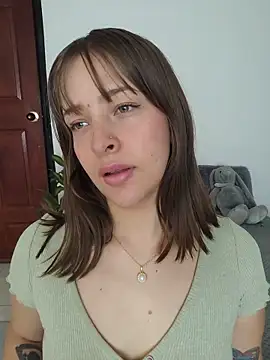Snapshot of Mari_Rouse chatting on 05/15/26, 01:29 Mari Rouse online show from 05/15/26, 01:29