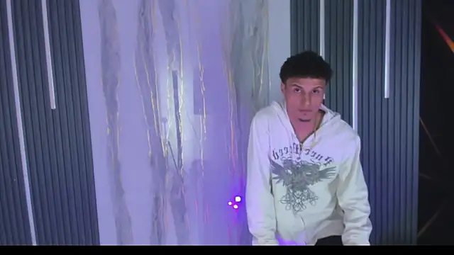 Snapshot of The_King_Swit chatting on 04/10/26, 10:58 The King Swit online show from 04/10/26, 10:58