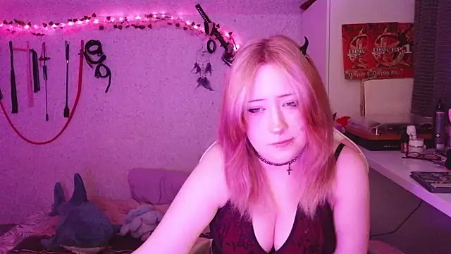 Snapshot of plumpy_girl chatting on 04/15/26, 07:10 plumpy girl online show from 04/15/26, 07:10