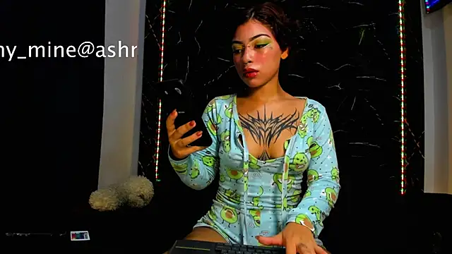 Snapshot of Ashnikko___ chatting on 06/19/26, 01:54 Ashnikko online show from 06/19/26, 01:54