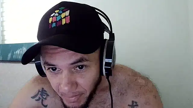 Snapshot of andrew_1520 chatting on 04/16/26, 12:50 andrew 1520 online show from 04/16/26, 12:50