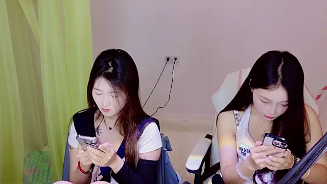 Snapshot of Xiongchumo1120 chatting on 05/25/26, 03:23 Xiongchumo1120 online show from 05/25/26, 03:23