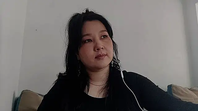 Snapshot of Alice_Marsh chatting on 04/21/26, 11:38 Alice Marsh online show from 04/21/26, 11:38