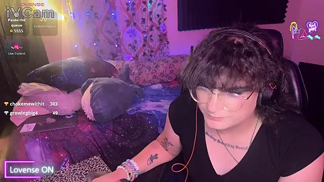 Snapshot of lobotomyprincess chatting on 04/23/26, 06:36 lobotomyprincess online show from 04/23/26, 06:36