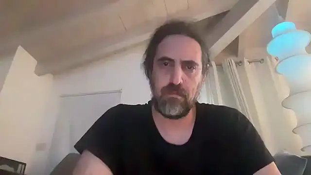 Snapshot of Mach3t3 chatting on 04/17/26, 05:27 Mach3t3 online show from 04/17/26, 05:27