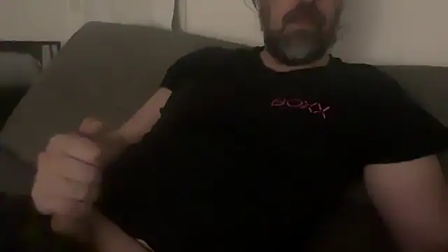Snapshot of Mach3t3 chatting on 04/20/26, 03:20 Mach3t3 online show from 04/20/26, 03:20