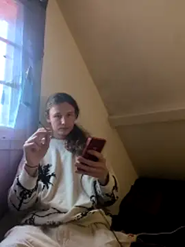 Snapshot of scvndi33 chatting on 04/11/26, 02:32 scvndi33 online show from 04/11/26, 02:32