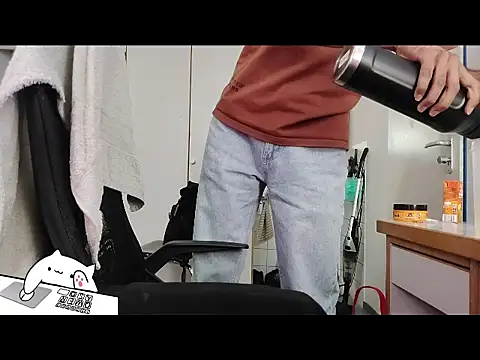 Snapshot of NotEEGamer chatting on 06/10/26, 05:56 NotEEGamer online show from 06/10/26, 05:56