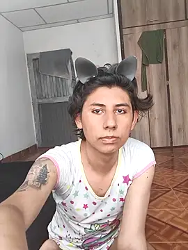 Snapshot of Ericahot3 chatting on 04/16/26, 06:09 Ericahot3 online show from 04/16/26, 06:09