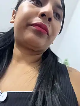 Snapshot of MELIZ_QUEEN chatting on 05/14/26, 11:50 MELIZ QUEEN online show from 05/14/26, 11:50
