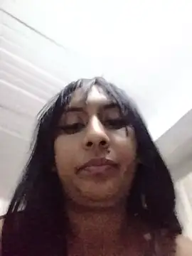 Snapshot of MELIZ_QUEEN chatting on 05/18/26, 11:43 MELIZ QUEEN online show from 05/18/26, 11:43