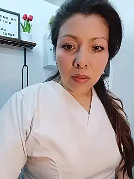 Snapshot of SARA_21- chatting on 07/14/26, 12:44 SARA 21- online show from 07/14/26, 12:44