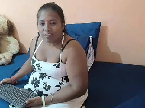 Snapshot of _IndianDiamond4u_ chatting on 04/11/26, 07:18 IndianDiamond4u online show from 04/11/26, 07:18