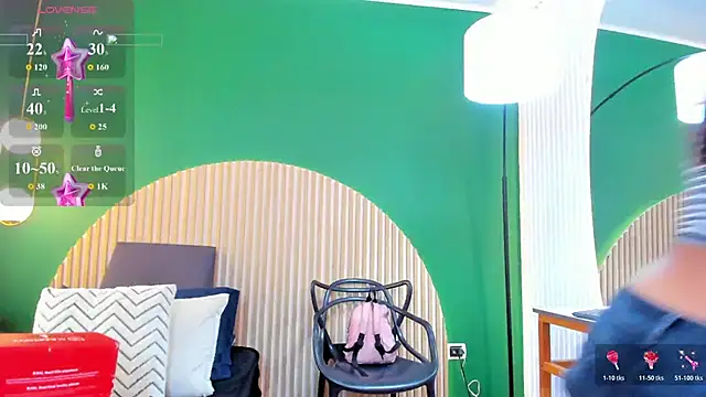 Snapshot of sophiahart chatting on 05/12/26, 12:13 sophiahart online show from 05/12/26, 12:13