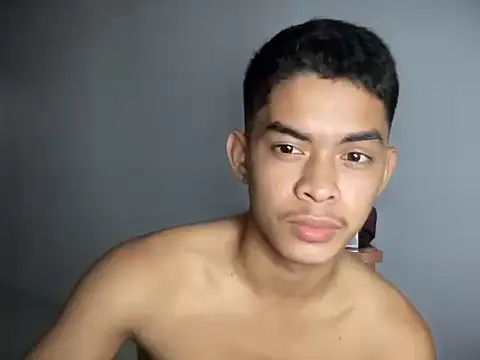 yourhotasian jhonpol16 online show from 04/25/26, 09:12
