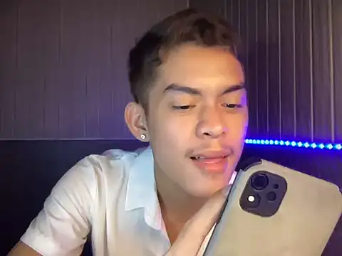 yourhotasian jhonpol16 online show from 05/06/26, 08:14