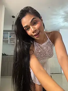 Snapshot of MauraGrayy chatting on 05/07/26, 10:26 MauraGrayy online show from 05/07/26, 10:26