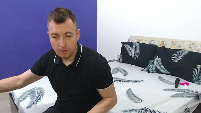 ExoticcXCouple online show from 04/18/26, 05:22