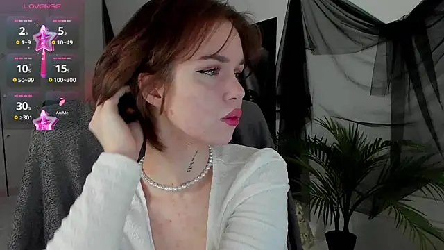 Snapshot of RisoSweet chatting on 04/18/26, 08:31 RisoSweet online show from 04/18/26, 08:31