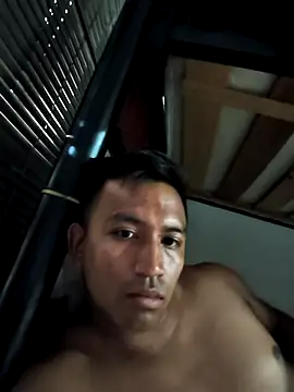 Snapshot of SnoozingThiamine chatting on 04/19/26, 06:54 SnoozingThiamine online show from 04/19/26, 06:54