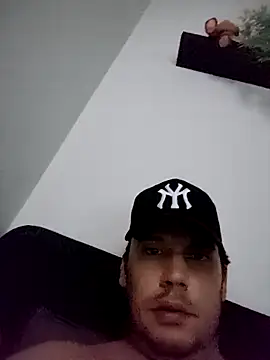 Snapshot of HugoEspada1 chatting on 04/14/26, 05:41 HugoEspada1 online show from 04/14/26, 05:41