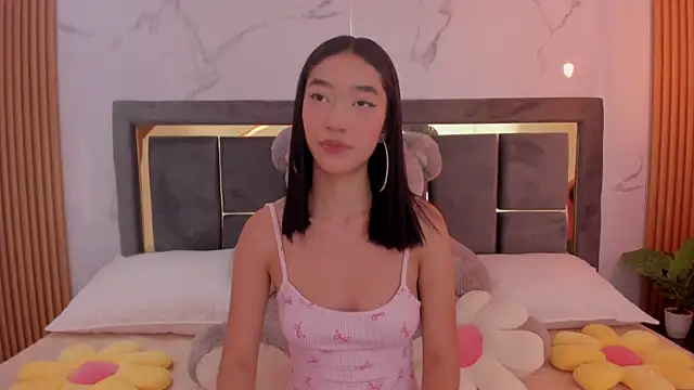 Iam Milly  online show from 05/05/26, 03:47