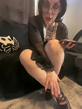 Snapshot of AmalaHexx chatting on 04/12/26, 10:48 AmalaHexx online show from 04/12/26, 10:48