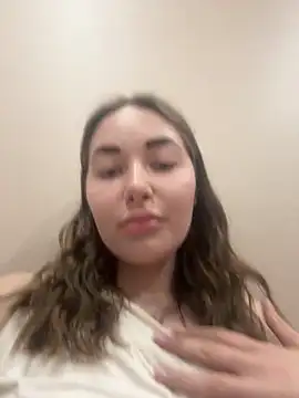 Doris2222 online show from 04/13/26, 06:35