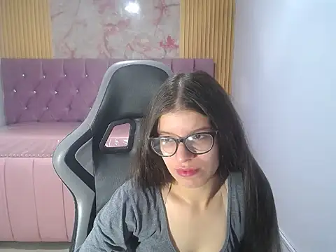 Snapshot of Kailee_ch chatting on 04/17/26, 01:03 Kailee ch online show from 04/17/26, 01:03