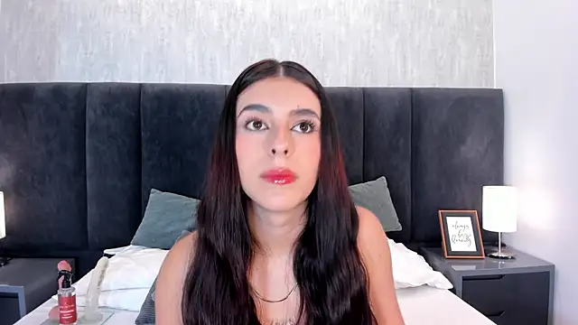 Snapshot of miaa_Lind chatting on 06/14/26, 04:25 miaa Lind online show from 06/14/26, 04:25