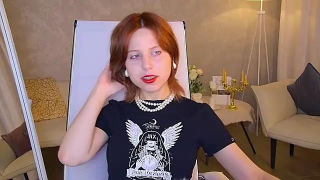 VivienneHebert online show from 05/18/26, 10:04