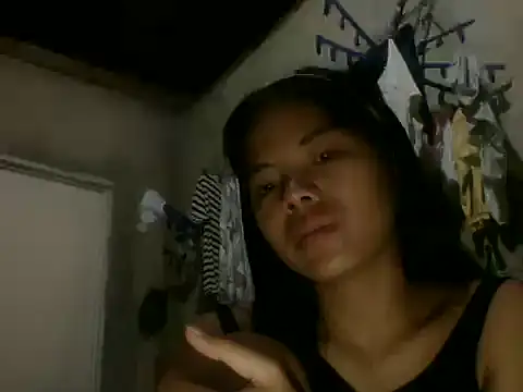 Snapshot of trixiavia chatting on 04/13/26, 03:17 trixiavia online show from 04/13/26, 03:17