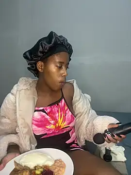 petite bee online show from 05/28/26, 03:53