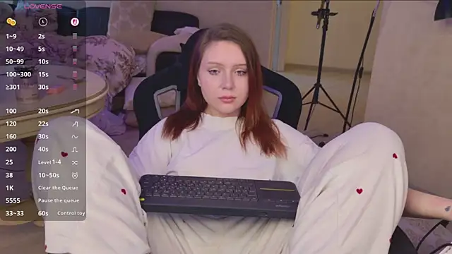YouHoldMee online show from 05/10/26, 05:45
