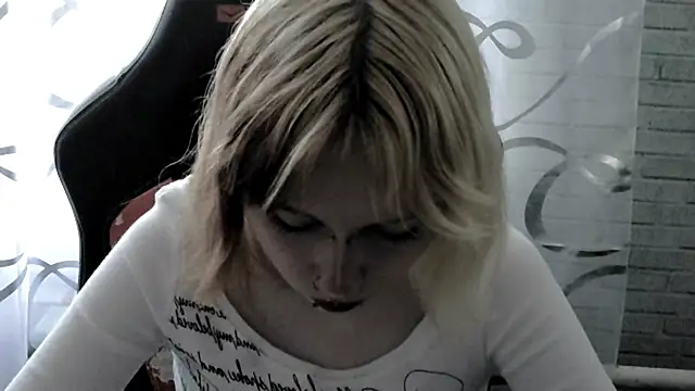 Vi Nika online show from 04/18/26, 01:04