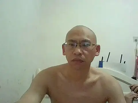 Snapshot of benly118 chatting on 04/22/26, 10:55 benly118 online show from 04/22/26, 10:55
