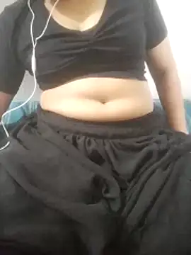 Snapshot of Anglebeb69 chatting on 04/24/26, 07:11 Anglebeb69 online show from 04/24/26, 07:11