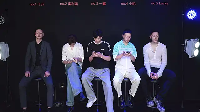 Snapshot of Gaogaoi-001 chatting on 04/14/26, 12:33 Gaogaoi-001 online show from 04/14/26, 12:33