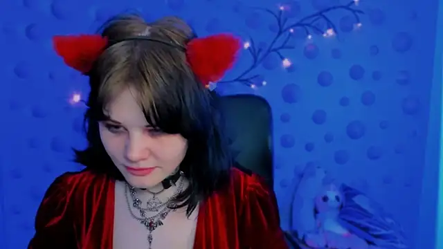 Snapshot of nikki_kiss_ chatting on 04/29/26, 05:30 nikki kiss online show from 04/29/26, 05:30