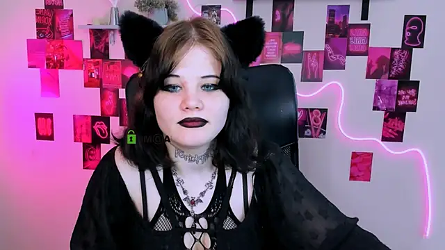 Snapshot of nikki_kiss_ chatting on 05/21/26, 09:16 nikki kiss online show from 05/21/26, 09:16