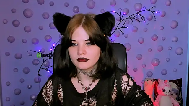 Snapshot of nikki_kiss_ chatting on 05/28/26, 08:44 nikki kiss online show from 05/28/26, 08:44