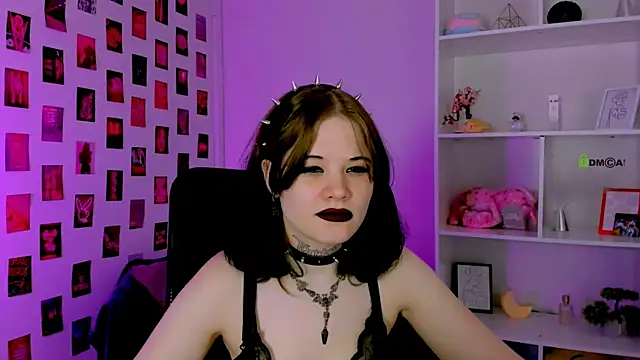nikki kiss  online show from 07/23/26, 08:45