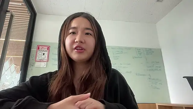 MalloryAlpis online show from 04/16/26, 08:59