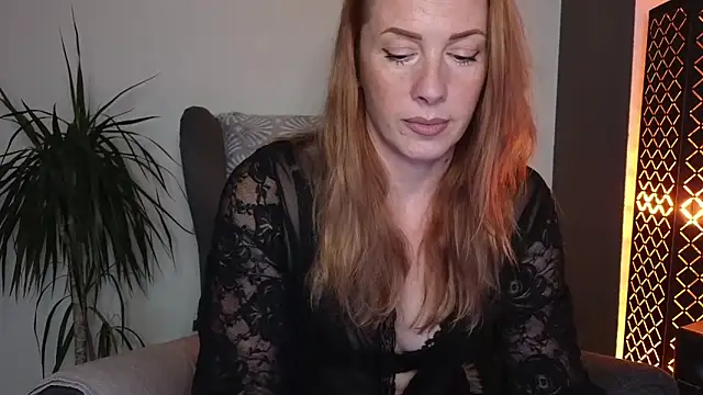 Sharon Red online show from 10/04/25, 03:43