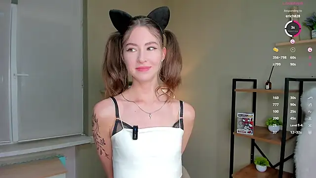 Snapshot of Peaches_Peaches chatting on 05/28/26, 04:37 Peaches Peaches online show from 05/28/26, 04:37
