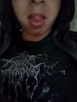 Snapshot of Alxzs chatting on 04/16/26, 01:50 Alxzs online show from 04/16/26, 01:50