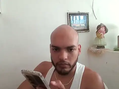 Snapshot of Eduarstrock chatting on 04/13/26, 04:23 Eduarstrock online show from 04/13/26, 04:23