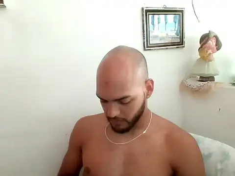 Snapshot of Eduarstrock chatting on 04/14/26, 02:34 Eduarstrock online show from 04/14/26, 02:34